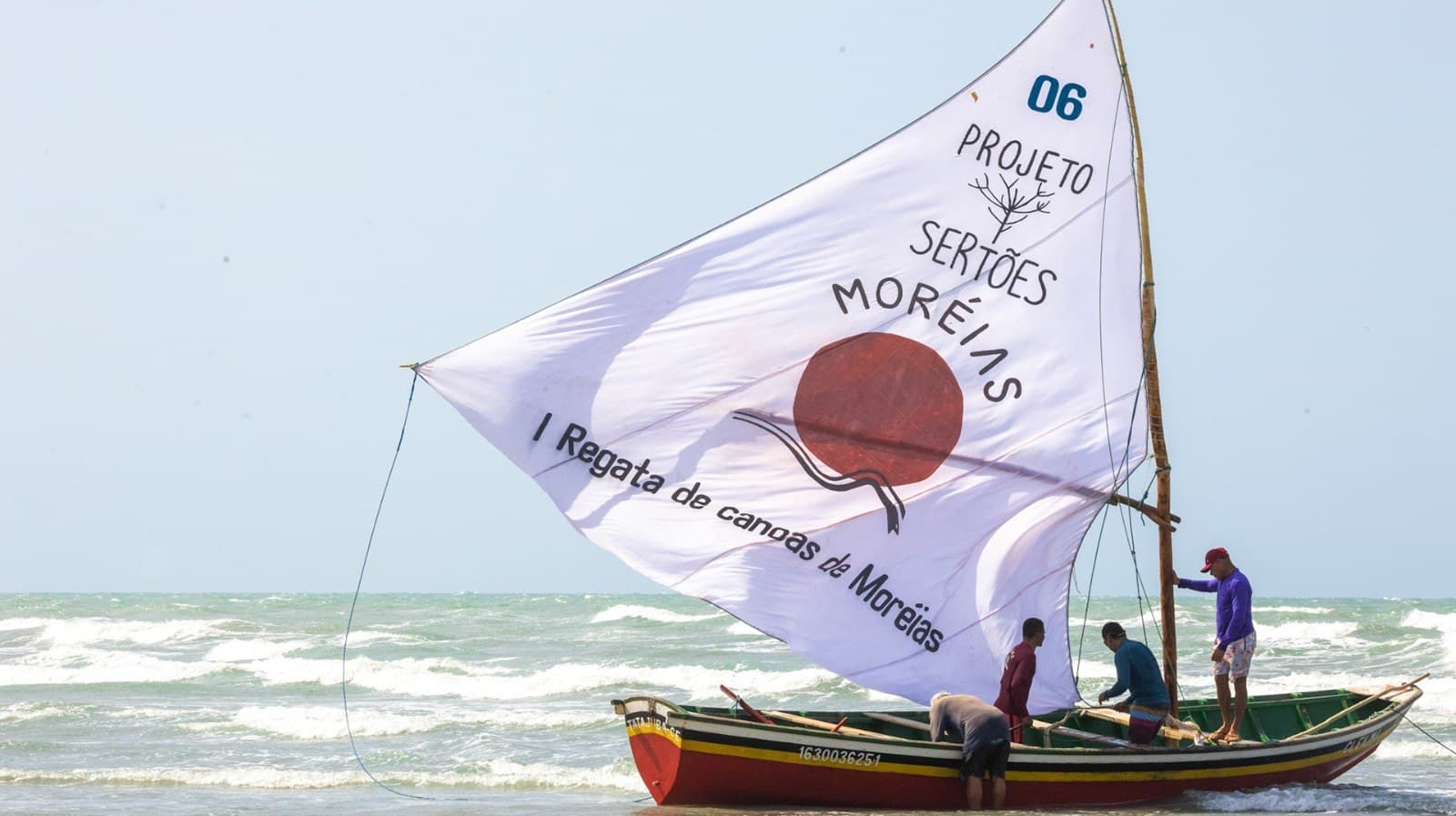 A jangada dos pescadores da casa, só em Moréias
