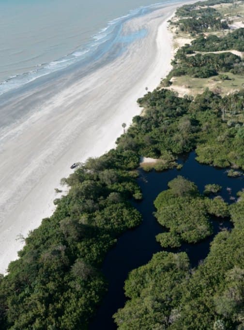 Praia e mar